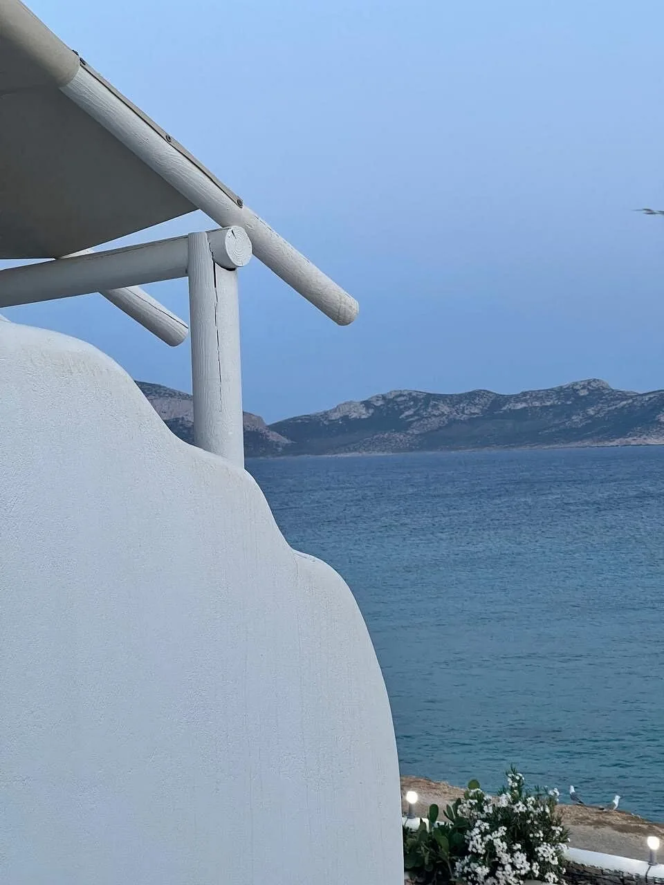 Θέα προς τη θάλασσα από το δωμάτιο